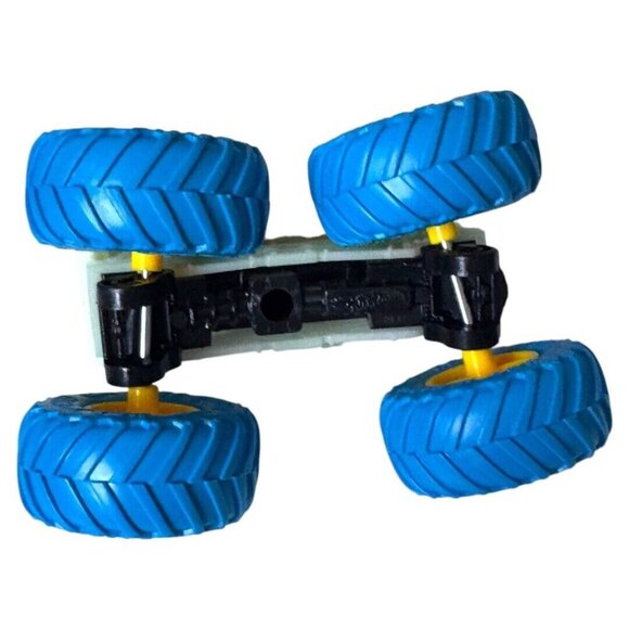 Hot Wheels 5 Alarm Fire Truck Monster Jam Truck #68 HWMTFD Glow Dark - Picture 4 of 4